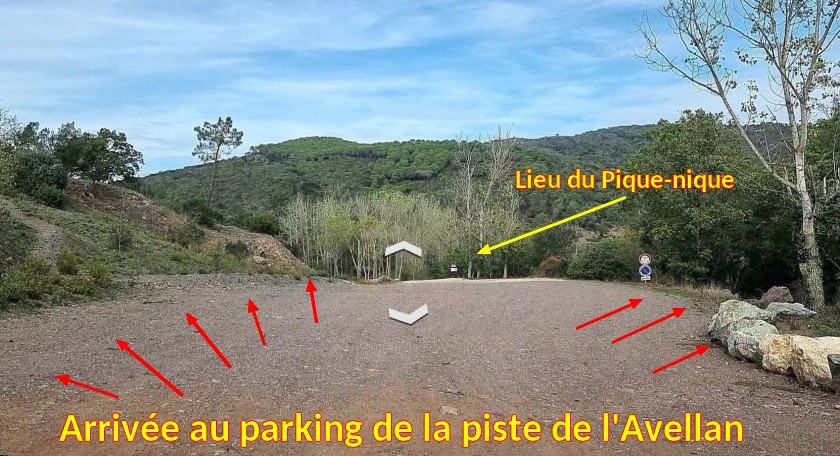Acces FREJUS Piste de l Avellan 4 vue Parking